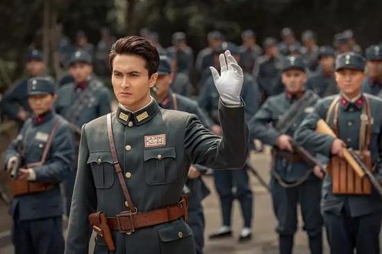 张云龙高伟光《雷霆战将》停播、下架 曾被人民日报批评太偶像剧