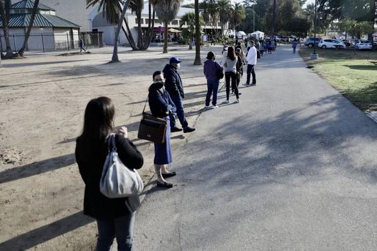 在美国打疫苗：像“买彩票”又像“毒品交易”