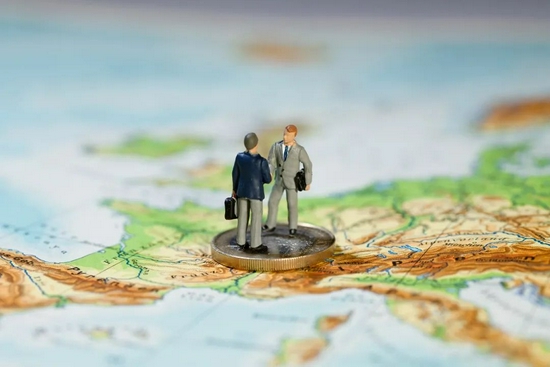 中外专家聚焦“疫后复苏”：优化全球营商环境，保持开放性