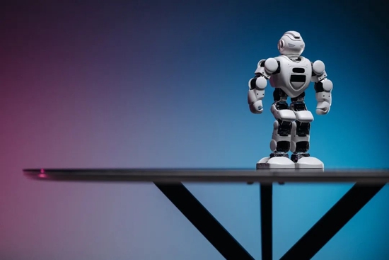 “库卡不是“库卡”，美的仍是“美的”