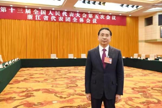 App适老化改造流于表面，郑杰代表建议加快信息无障碍建设