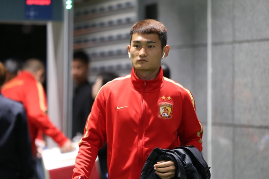 多名国足球员改换东家：中超经济危机，国脚转会以求自保