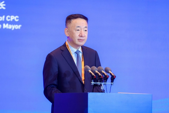 北京市副市长靳伟：推动保险业高质量发展迈上新台阶