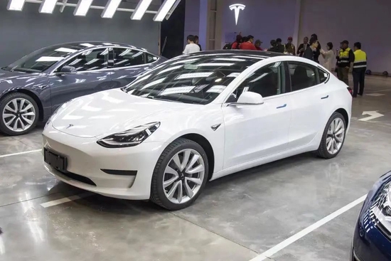 特斯拉Model 3