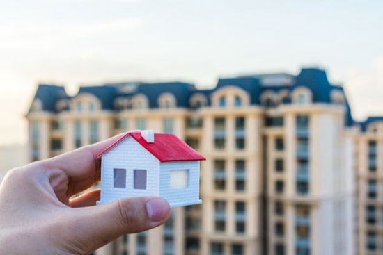 房地产“金融16条”落地10天：多家房企套现融资 楼市现翘尾行情