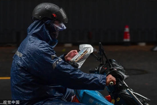 外卖小哥困在投诉里，消费者也不是赢家