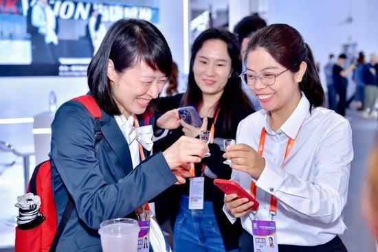 五粮液亮相2024年中国品牌博览会,蒋文格出席开幕式