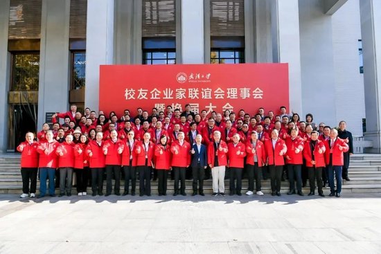 图片来自泰康保障、嘉泰先生
