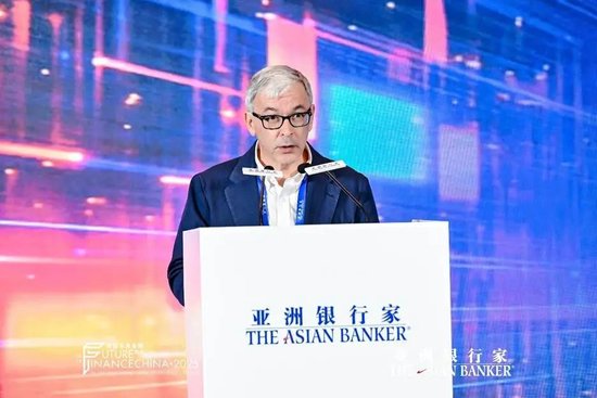 欧盟驻华代表团公使衔参赞 Sabino Fornies Martinez