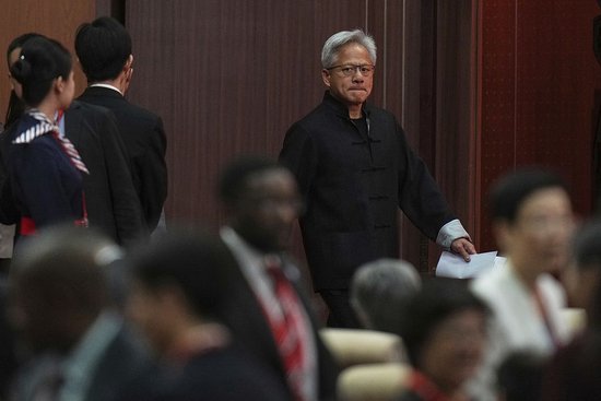 7月16日，黄仁勋出席第三届中国国际供应链促进博览会开幕式。视觉中国