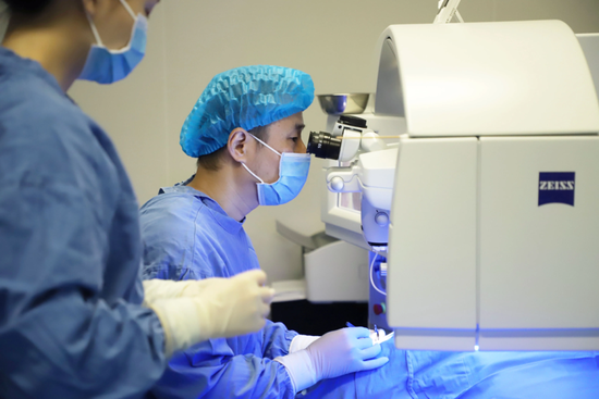 爱尔眼科被曝将捐款"左手倒右手":假慈善真套利?股价大跌(图5)