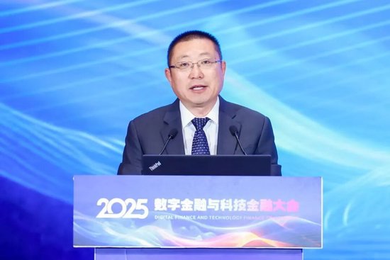 中关村金融科技产业发展联盟专委会副主任委员、中信出版集团首席专家  乔卫兵