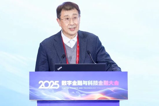 中关村金融科技产业发展联盟理事长、中科软董事长兼总裁  左春