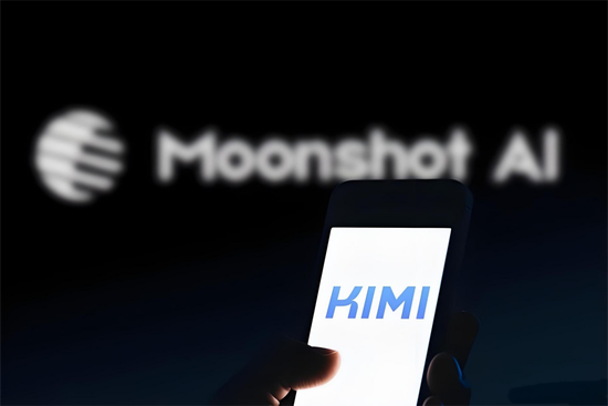 钱烧了，人跑了……曾经风光的Kimi，一年后沦为了二线？丨BUG