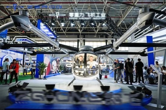 ▲获取农业银行金融维持的零重力飞机工业（合肥）有限公司展示居品