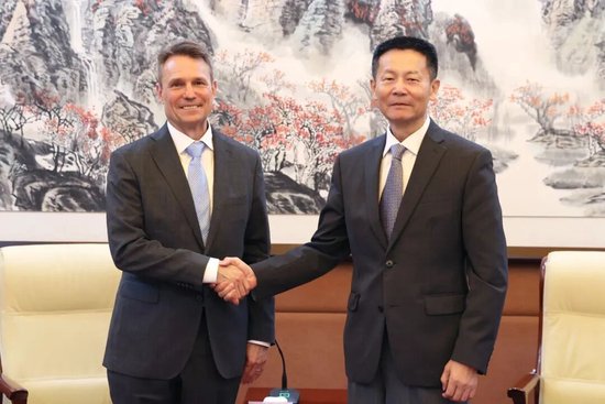吴清发声：欢迎国际机构投资者扩大对华投资