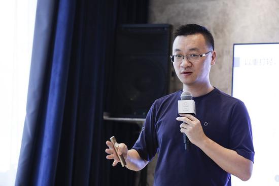 左晖对处理纠纷的部门不满意因为给客户赔得太少