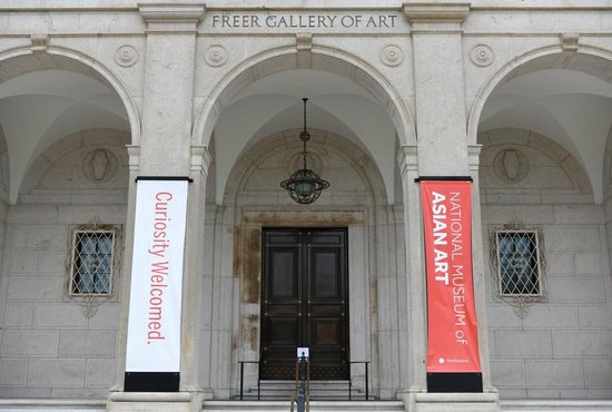 10月12日，位于美国华盛顿的国立亚洲艺术博物馆因联邦政府“停摆”而关闭。新华社记者李睿摄