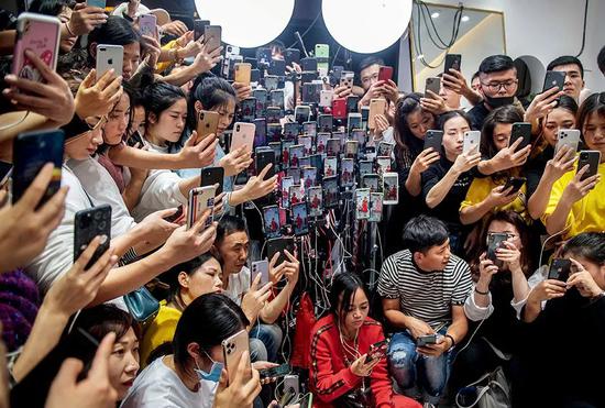 直播带货：疯狂涌入和大量倒闭同时发生