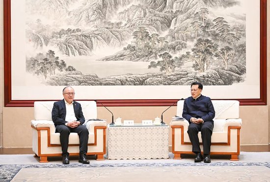 11月19日下午，市委书记袁家军会见中信集团党委书记、董事长奚国华。记者 苏思 摄/视觉重庆