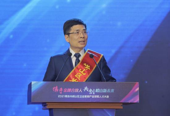 周云杰“提前消费”300万发展功勋奖 用来成立卡奥斯崂山奖励基金