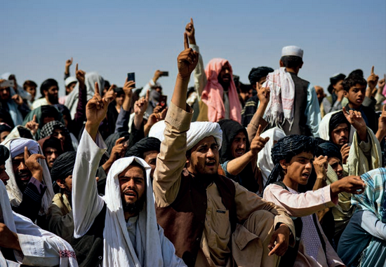 2021年9月1日，塔利班的支持者在坎大哈庆祝美国从阿富汗撤出所有军队。图/ 法新
