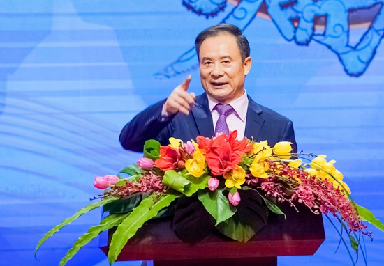 豪宅教父黄文仔被举报：71岁老下属称不想背锅 星河湾这样回应