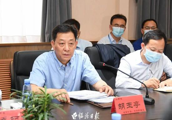 经中共中央批准,胡玉亭同志任辽宁省委委员,常委和大连市委书记