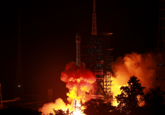 7月13日0时30分，我国在西昌卫星发射中心使用长征三号乙运载火箭，成功将天链二号03星发射升空，卫星顺利进入预定轨道，发射任务获得圆满成功。新华社发（邱立军 摄）