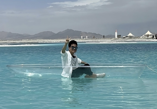  董宇辉早期照片