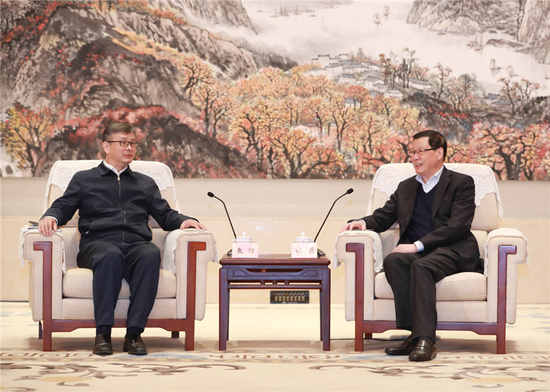 应勇与中国航天科工集团董事长袁洁座谈