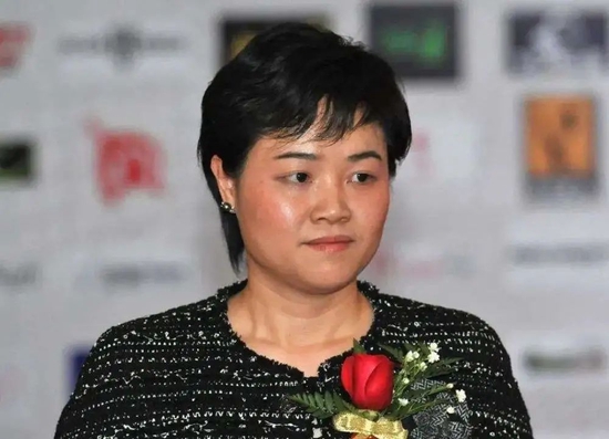 黄光裕胞妹黄秀虹