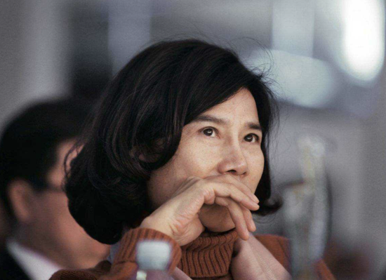 董明珠与黄的冲突代表了厂商和渠道的利益冲突