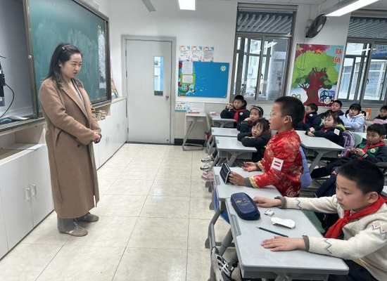 国泰君安证券"投资者教育进百校"活动——走进上海七宝明强小学