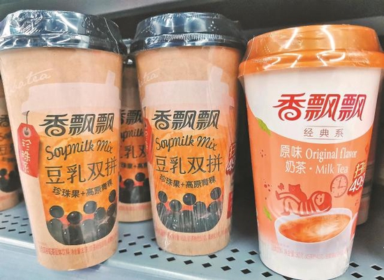 不愿意再开线下门店 香飘飘还“飘”得动吗？