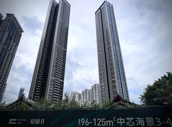 （在售的中洲湾迎海二期，中房君摄）