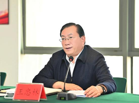 武汉市委书记王忠林全力支持全国碳排放权注册登记系统建设