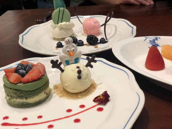 迪士尼主题餐厅内食品。摄影：新京报记者 李妍