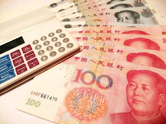 解放军075两栖攻击舰下水 台湾抱怨:威胁极大