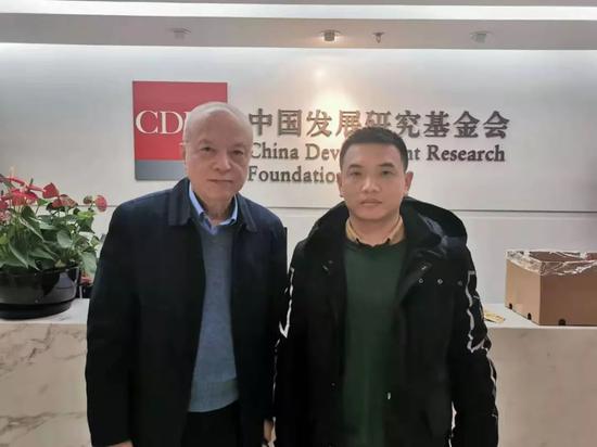 卢克文：我深知从底层向上流动十分困难_新浪财经_新浪网
