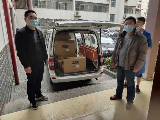 物资抵达桑植县人民医院