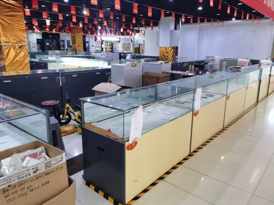 华为这根绳上的蚂蚱：他们有各级经销商、批发商、卖场促销员