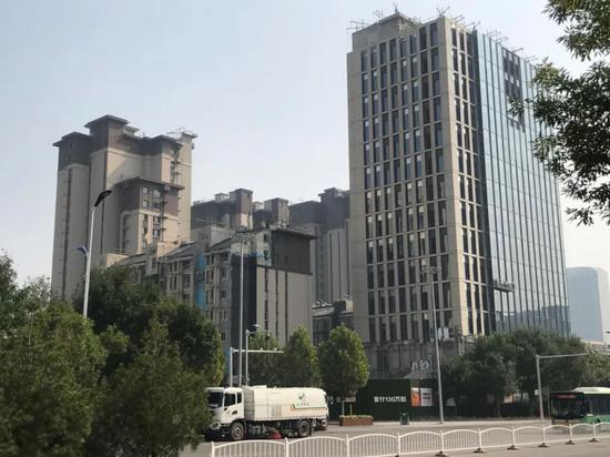 图示：降价楼盘基本达到交付标准图片来源：本报记者摄