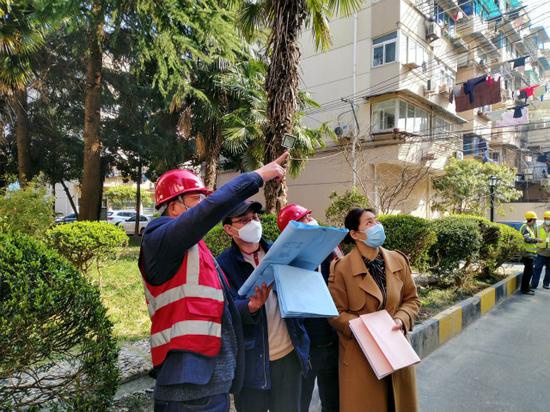 上海多层住房加装电梯按下快进键 背后有哪些经济账