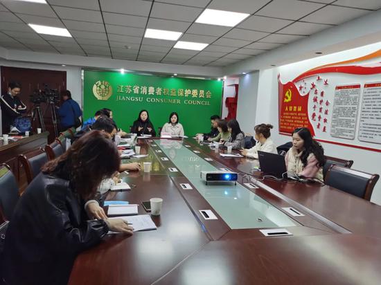 特大假冒星巴克案 江苏消保委提起公益诉讼索赔2100万元