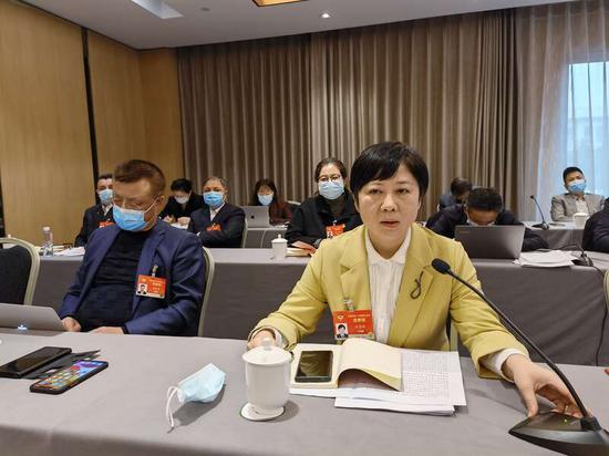 政协委员建议：明星粉丝后援会应注册登记 依法开展活动接受年检