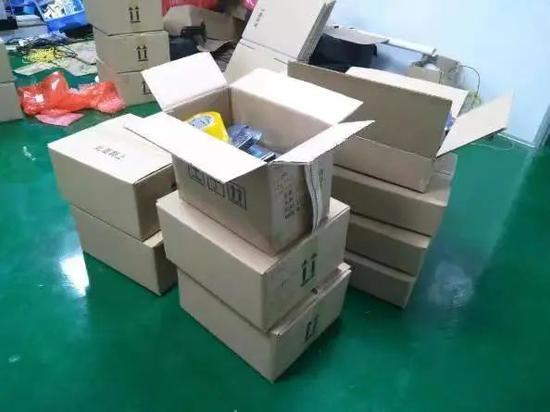 香港惊现芯片抢劫案 价值500万港元 芯片股为啥这么火 原因找到了 新浪财经 新浪网 香港惊现芯片抢劫案 价值500万港元 芯片股为啥这么火 原因找到了 新浪财经 新浪网