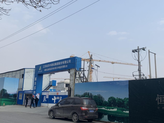 恒大丽宫项目施工现场。田傲云/摄
