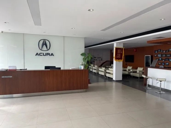 ▲讴歌4S店郭怀毅 摄