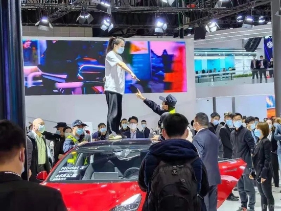 Tesla|数据之争成焦点：特斯拉“刹车门”再度发酵